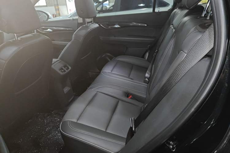 Used Buick Envision 2023 Encore Plus 652T Five-Seat Luxury Model Left Rear Seat