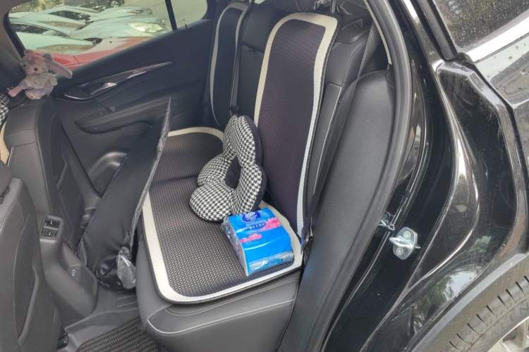 Used Buick Envision 2023 Encore Plus 652T Five-Seat Luxury Model Left Rear Seat