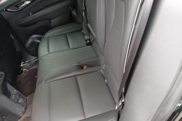 Used Buick Envision 2023 Encore Plus 652T Five-Seat Luxury Model Left Rear Seat