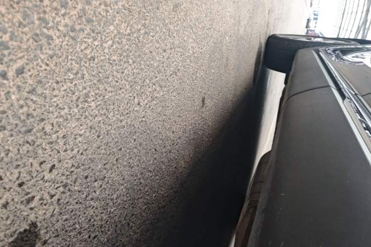 Used Buick Envision 2023 Encore Plus 652T Five-Seat All-Wheel-Drive Luxury Model Left Side Sill