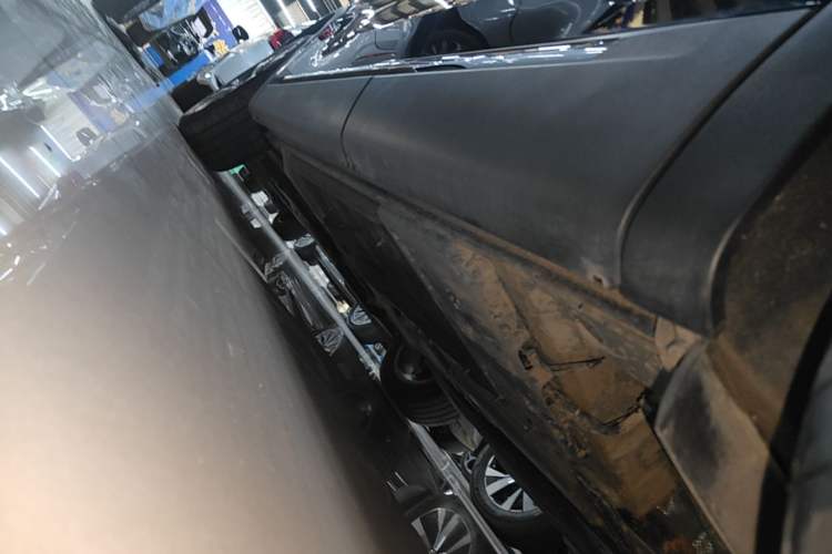 Used Buick Envision 2023 Encore S 552T Two-Wheel Drive Luxury Model Left Side Sill