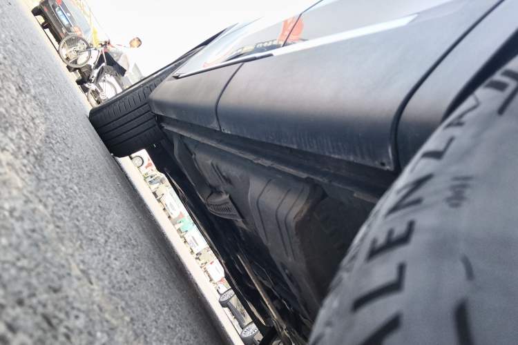 Used Buick Envision 2023 Encore Plus 652T Five-Seat Luxury Model Left Side Sill