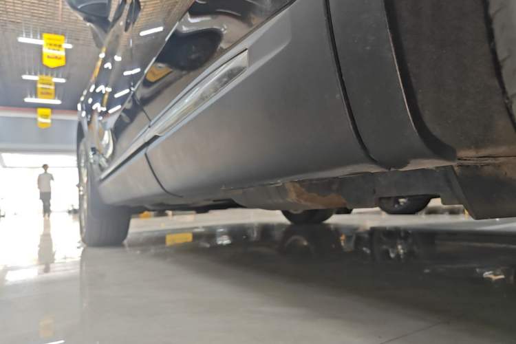 Used Buick Envision 2023 Encore Plus 652T Five-Seat Luxury Model Left Side Sill