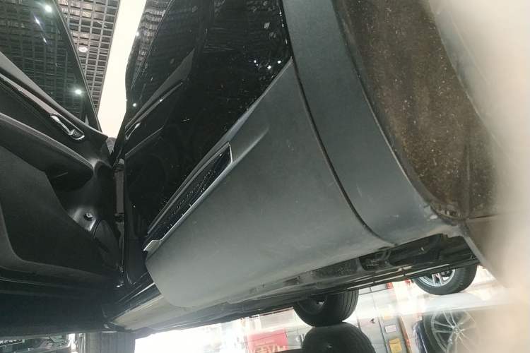 Used Buick Envision 2023 Encore S 552T Two-Wheel Drive Luxury Model Left Side Sill