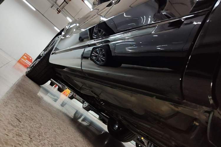 Used Buick Envision 2023 Encore S GS Four-Wheel Drive Sport Model Left Side Sill