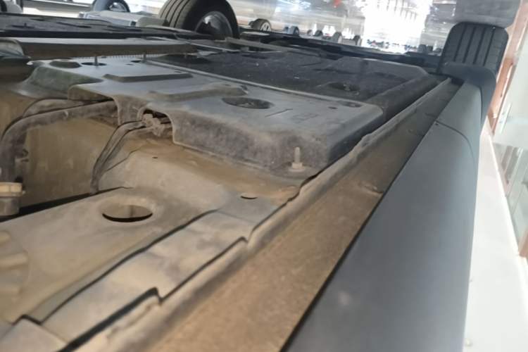 Used Buick Envision 2023 Encore S 552T Two-Wheel Drive Luxury Model Left Side Sill