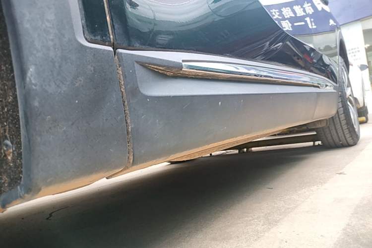 Used Buick Envision 2023 Encore S 552T Two-Wheel Drive Luxury Model Left Side Sill
