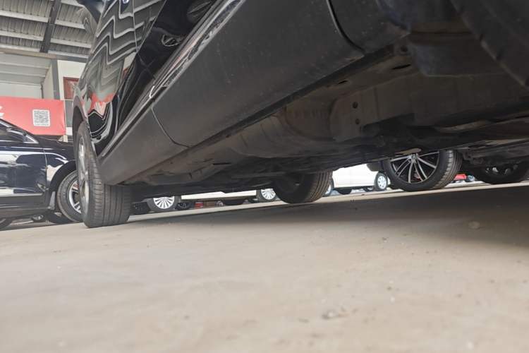 Used Buick Envision 2023 Encore Plus 652T Five-Seat Luxury Model Left Side Sill