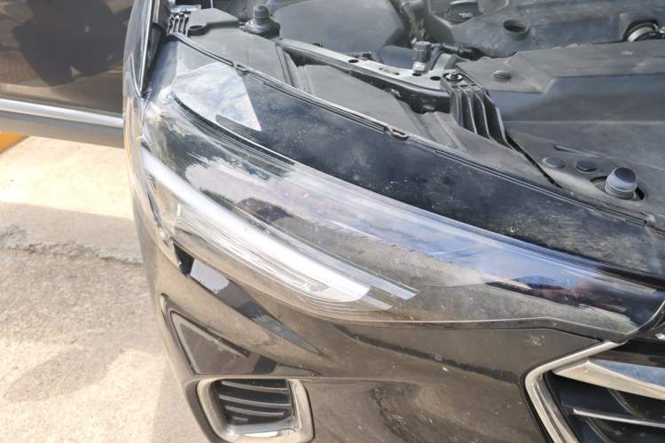 Used Buick Envision 2023 Encore S 652T Two-Wheel-Drive Luxury Model Right Front Headlight