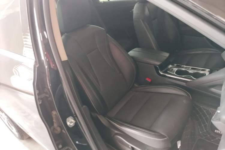 Used Buick Envision 2023 Encore Plus 652T Five-Seat Luxury Model Right Front Seat