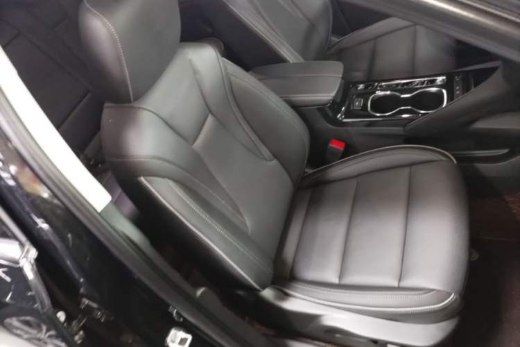 Used Buick Envision 2023 Encore Plus 652T Five-Seat Luxury Model Right Front Seat