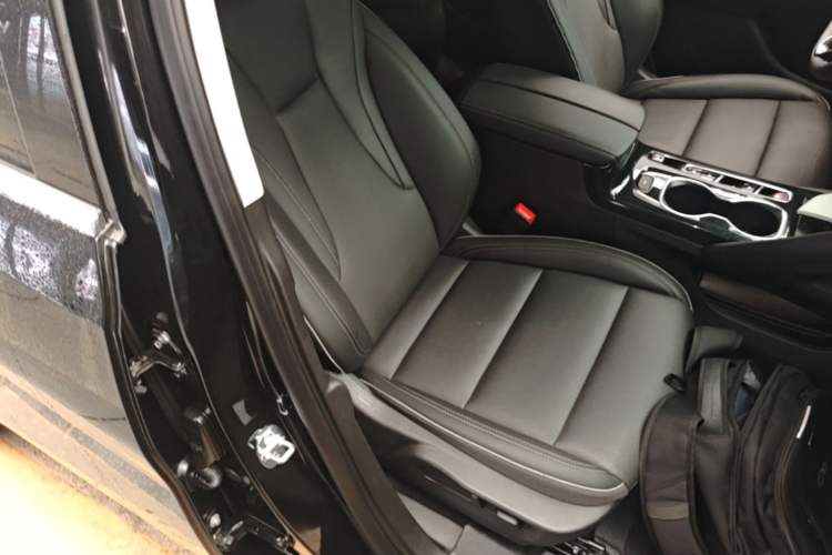 Used Buick Envision 2023 Encore Plus 652T Five-Seat All-Wheel-Drive Luxury Model Right Front Seat