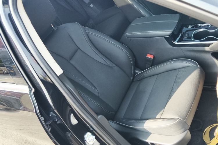 Used Buick Envision 2023 Encore Plus 652T Five-Seat Luxury Model Right Front Seat