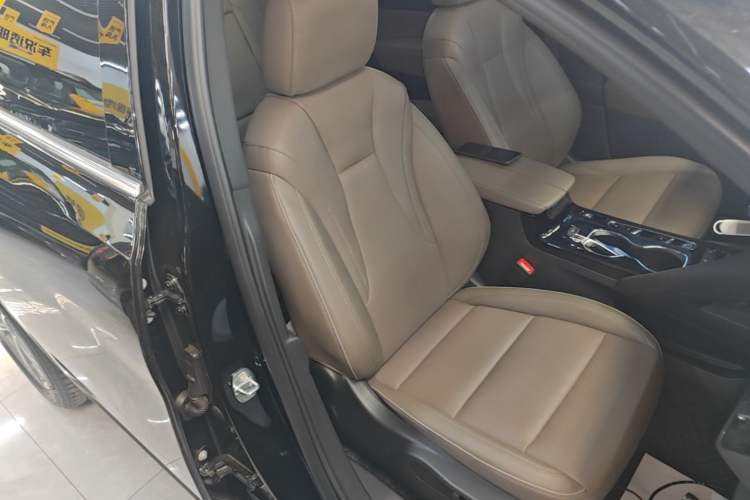 Used Buick Envision 2023 Encore Plus 652T Five-Seat Luxury Model Right Front Seat