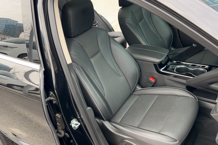 Used Buick Envision 2023 Encore Plus 652T Five-Seat Luxury Model Right Front Seat