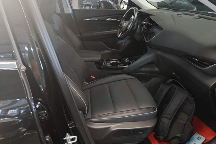 Used Buick Envision 2023 Encore Plus 652T Five-Seat Luxury Model Right Front Seat