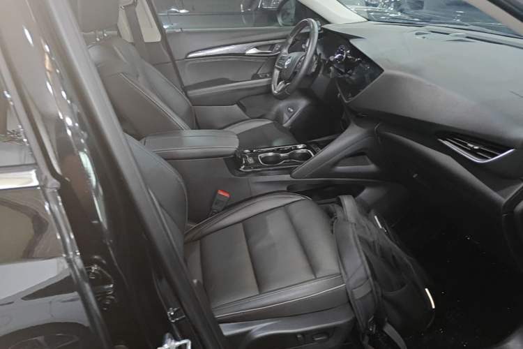 Used Buick Envision 2023 Encore Plus 652T Five-Seat Luxury Model Right Front Seat