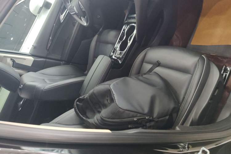 Used Buick Envision 2023 Encore Plus 652T Five-Seat All-Wheel-Drive Luxury Model Right Front Seat
