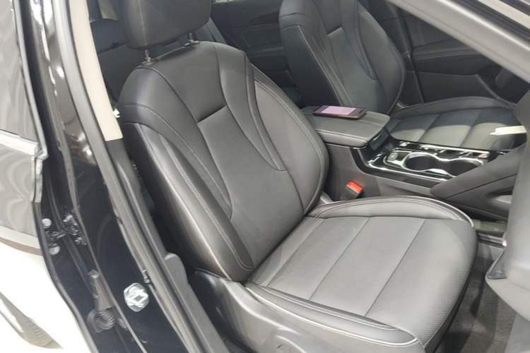 Used Buick Envision 2023 Encore Plus 652T Five-Seat Luxury Model Right Front Seat