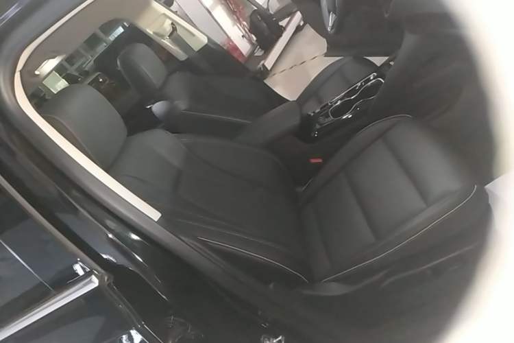 Used Buick Envision 2023 Encore Plus 652T Five-Seat Luxury Model Right Front Seat