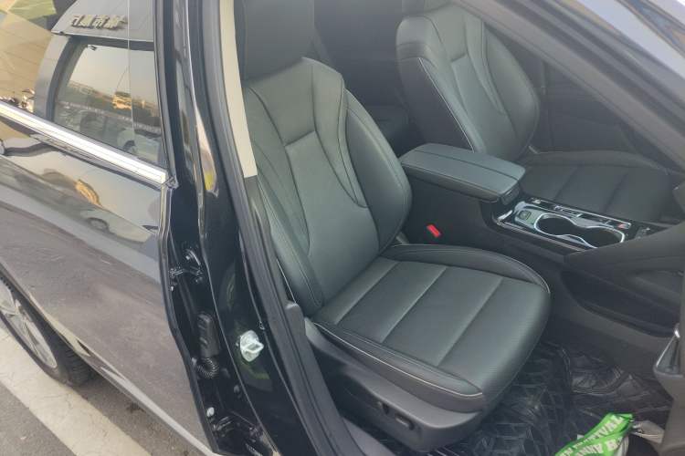 Used Buick Envision 2023 Encore Plus 652T Five-Seat Luxury Model Right Front Seat