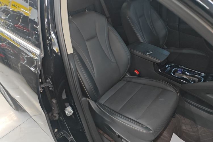 Used Buick Envision 2023 Encore Plus 652T Five-Seat Luxury Model Right Front Seat