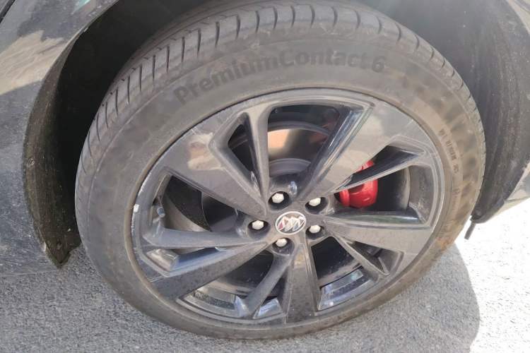 Used Buick Envision 2023 Encore S GS Four-Wheel Drive Sport Model Right Front Wheel Hub