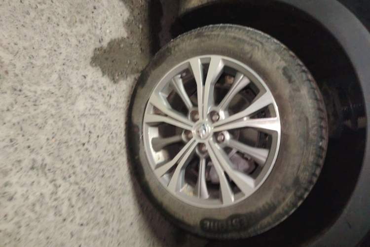 Used Buick Envision 2023 Encore Plus 652T Five-Seat Luxury Model Right Front Wheel Hub