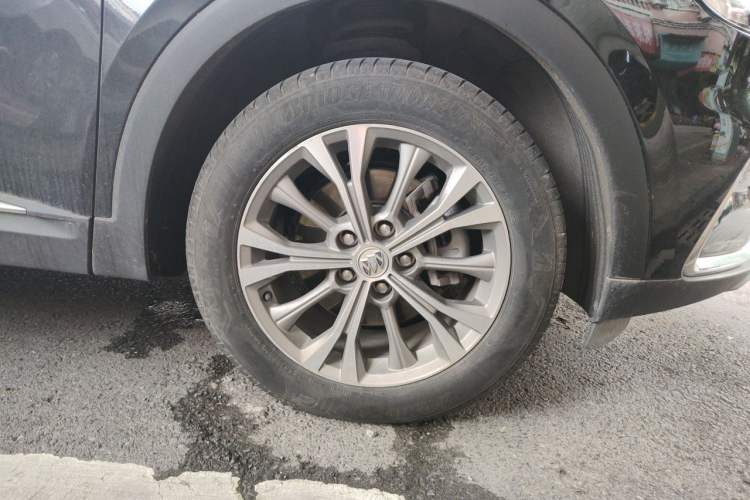 Used Buick Envision 2023 Encore Plus 652T Five-Seat Luxury Model Right Front Wheel Hub