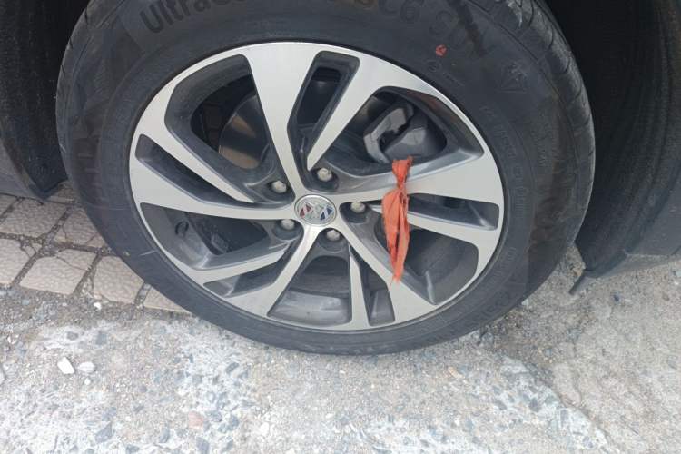 Used Buick Envision 2023 Encore S 552T Two-Wheel Drive Luxury Model Right Front Wheel Hub