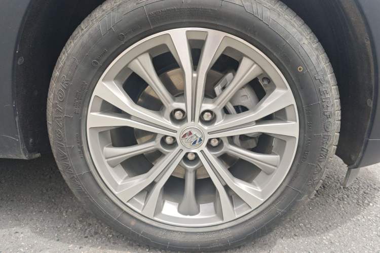 Used Buick Envision 2023 Encore Plus 652T Five-Seat Luxury Model Right Front Wheel Hub