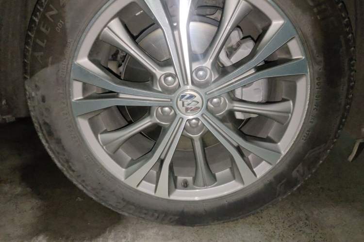 Used Buick Envision 2023 Encore Plus 652T Five-Seat Luxury Model Right Front Wheel Hub