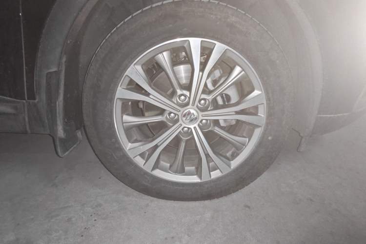 Used Buick Envision 2023 Encore Plus 652T Five-Seat Luxury Model Right Front Wheel Hub