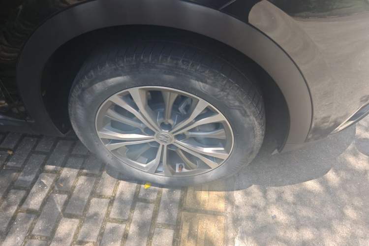 Used Buick Envision 2023 Encore Plus 652T Five-Seat All-Wheel-Drive Luxury Model Right Front Wheel Hub