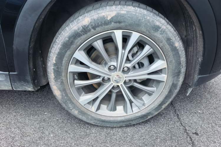 Used Buick Envision 2023 Encore Plus 652T Five-Seat Luxury Model Right Front Wheel Hub