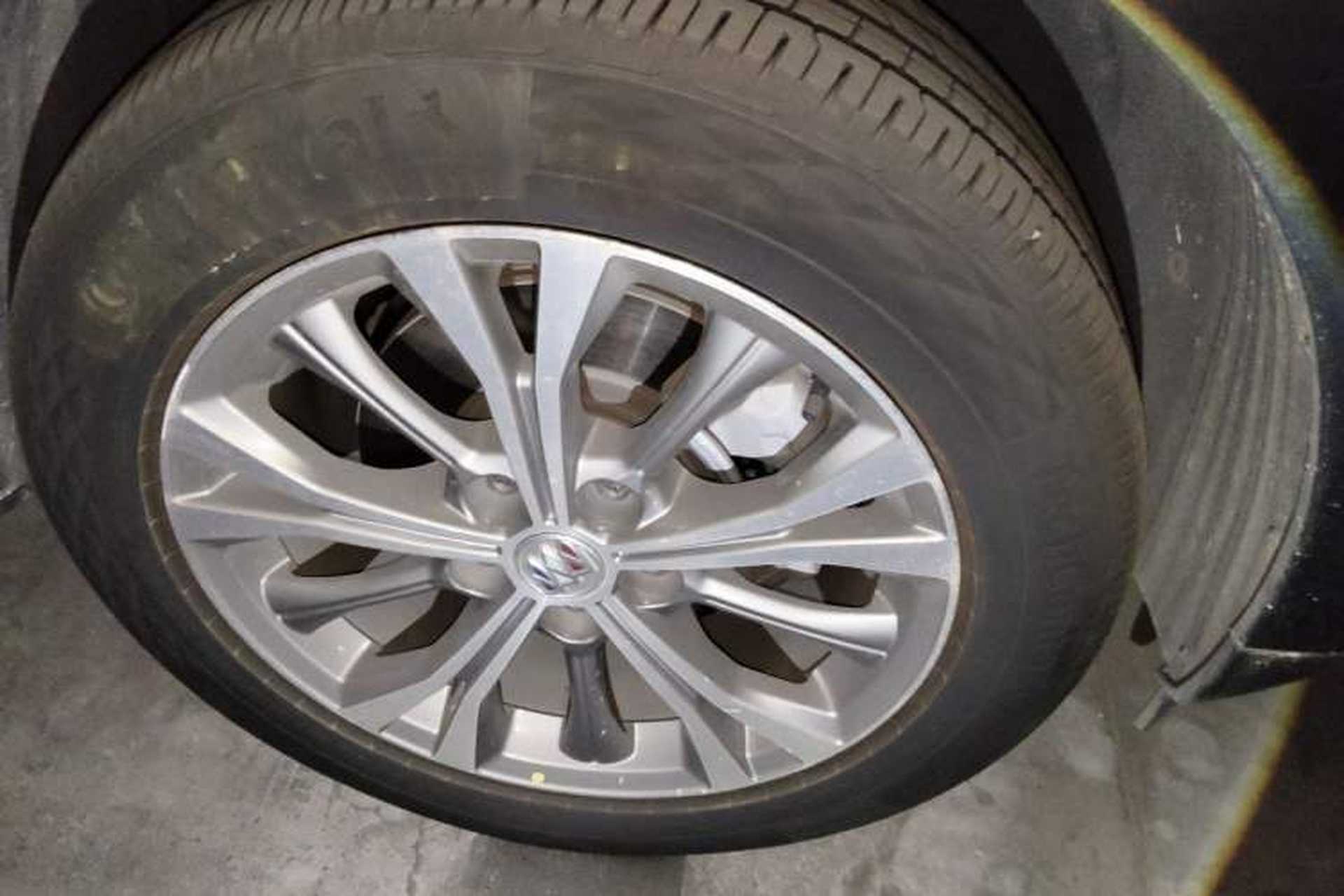 Used Buick Envision 2023 Encore Plus 652T Five-Seat Luxury Model Right Front Wheel Hub