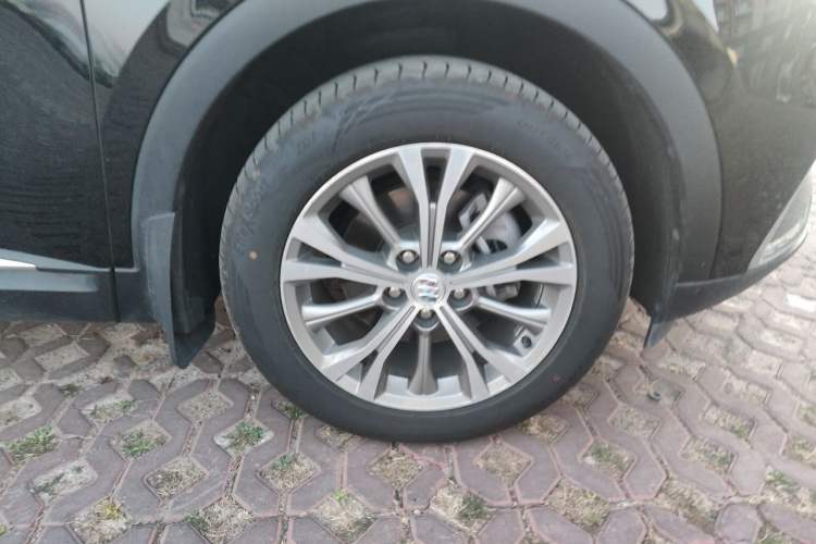 Used Buick Envision 2023 Encore Plus 652T Five-Seat Luxury Model Right Front Wheel Hub