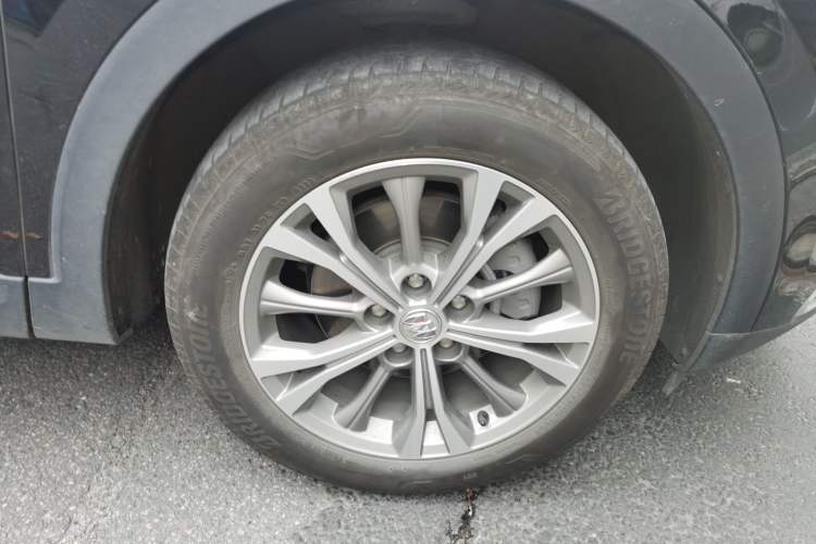 Used Buick Envision 2023 Encore Plus 652T Five-Seat Luxury Model Right Front Wheel Hub