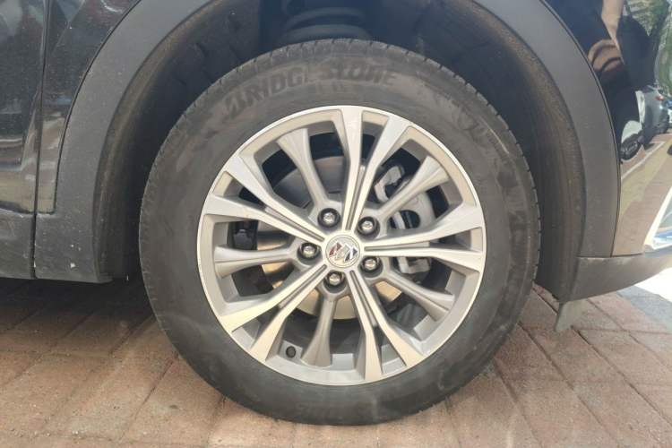 Used Buick Envision 2023 Encore Plus 652T Five-Seat Luxury Model Right Front Wheel Hub