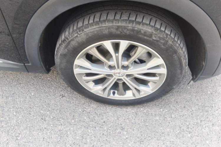Used Buick Envision 2023 Encore Plus 652T Five-Seat Luxury Model Right Front Wheel Hub