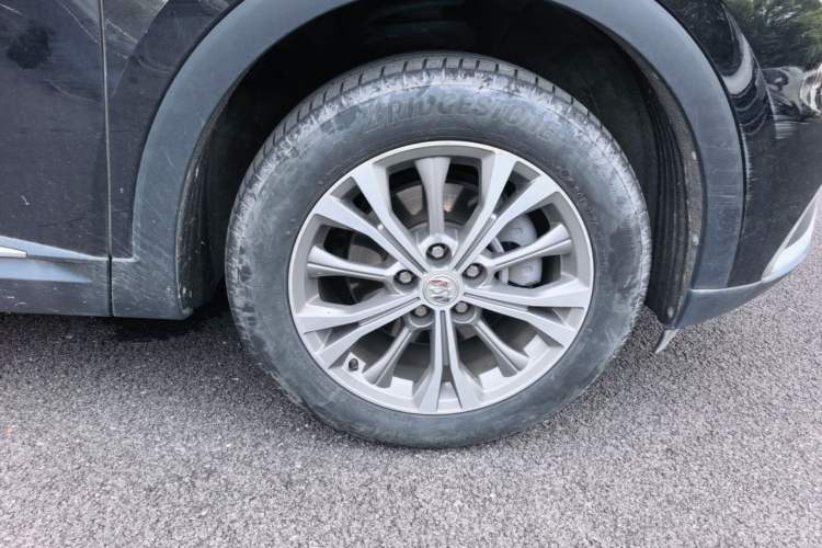 Used Buick Envision 2023 Encore Plus 652T Five-Seat Luxury Model Right Front Wheel Hub