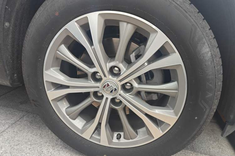 Used Buick Envision 2023 Encore Plus 652T Five-Seat Luxury Model Right Front Wheel Hub