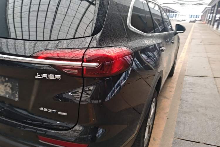 Used Buick Envision 2023 Encore Plus 652T Five-Seat All-Wheel-Drive Luxury Model Right Rear Taillight
