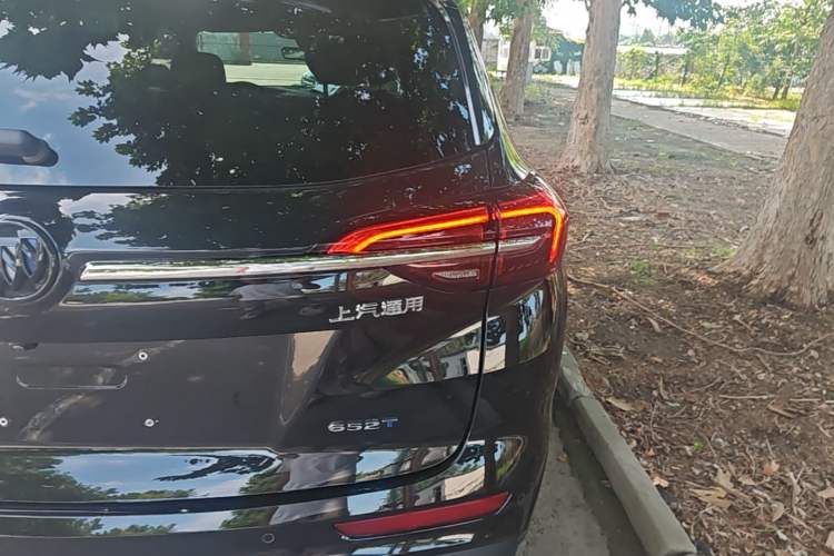 Used Buick Envision 2023 Encore Plus 652T Five-Seat Luxury Model Right Rear Taillight