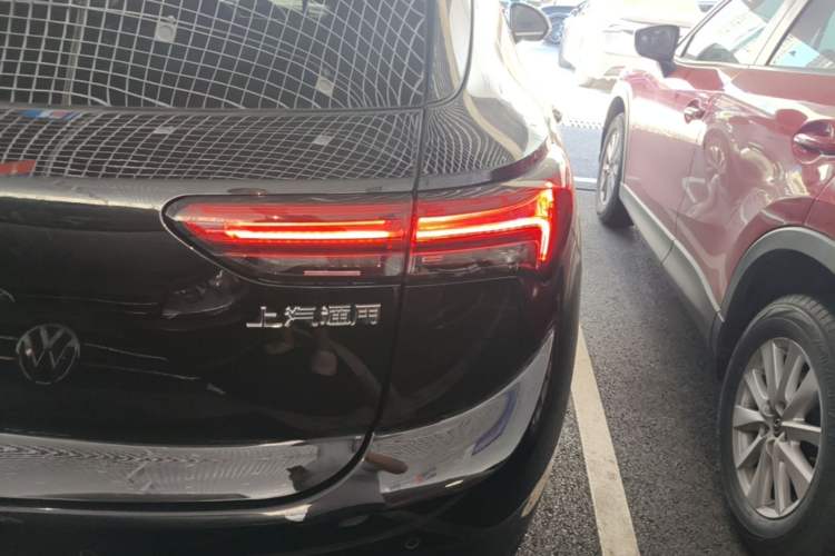 Used Buick Envision 2023 Encore S 552T Two-Wheel Drive Luxury Model Right Rear Taillight