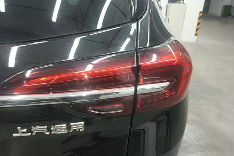 Used Buick Envision 2023 Encore Plus 652T Five-Seat Luxury Model Right Rear Taillight