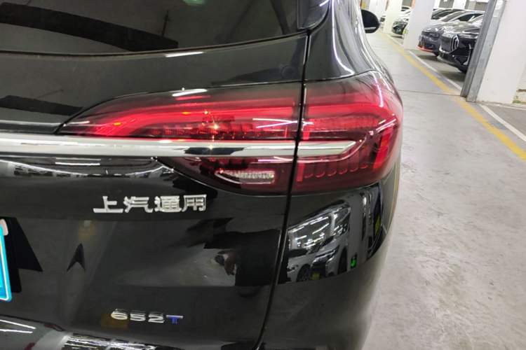 Used Buick Envision 2023 Encore Plus 652T Five-Seat Luxury Model Right Rear Taillight