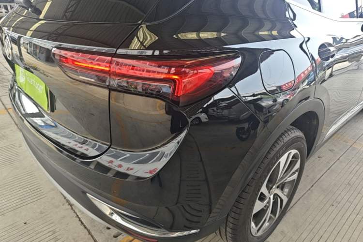 Used Buick Envision 2023 Encore S 552T Two-Wheel Drive Luxury Model Right Rear Taillight