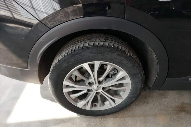Used Buick Envision 2023 Encore Plus 652T Five-Seat Luxury Model Right Rear Wheel Hub