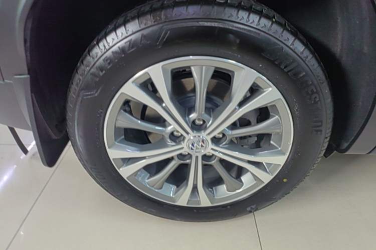 Used Buick Envision 2023 Encore Plus 652T Five-Seat Luxury Model Right Rear Wheel Hub